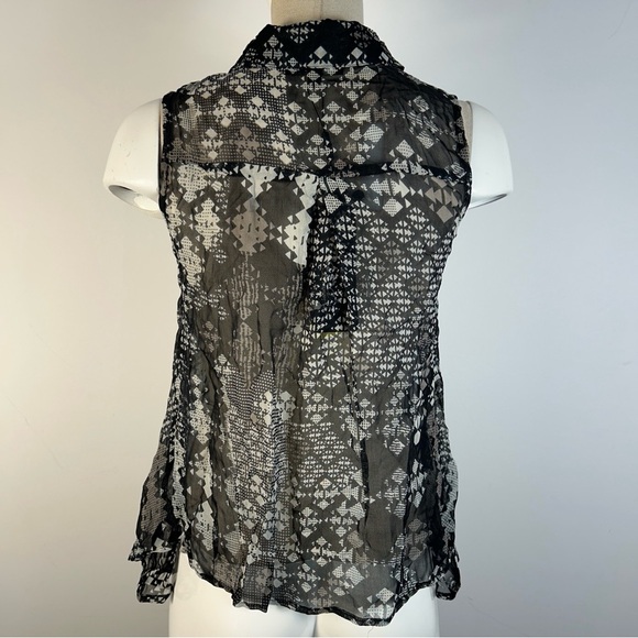 ❤️ Papa Elegant Monochrome Sleeveless Blouse S NWT - Picture 4 of 9